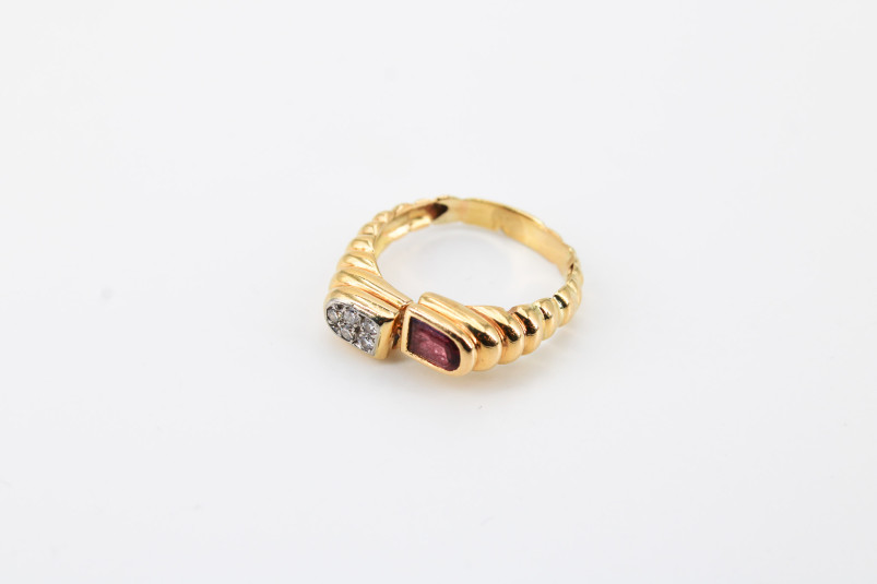 Anillo de oro de 18k con diamantes. de segunda mano. Joyería de ocasión | ROYALHYSTERIA