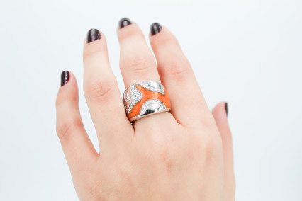 Anillo de oro blanco de 18k con diamantes. de segunda mano. Joyería de ocasión | ROYALHYSTERIA