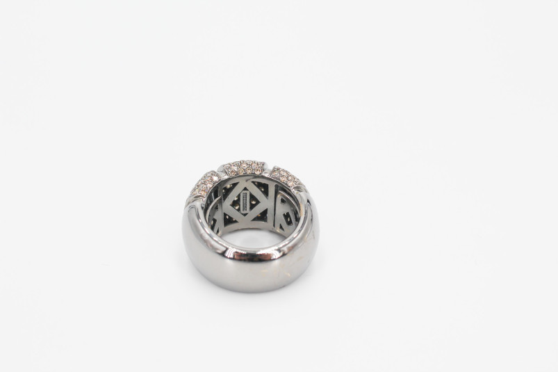 Anillo de oro blanco de 18k con diamantes. de segunda mano. Joyería de ocasión | ROYALHYSTERIA