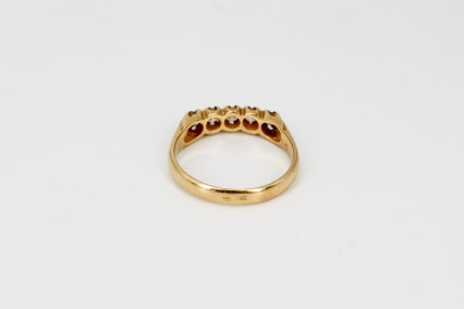 Anillo de oro de 18k. de segunda mano. Joyería de ocasión | ROYALHYSTERIA