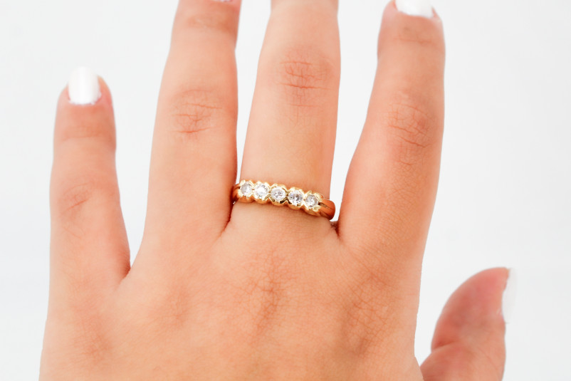 Anillo de oro de 18k. de segunda mano. Joyería de ocasión | ROYALHYSTERIA