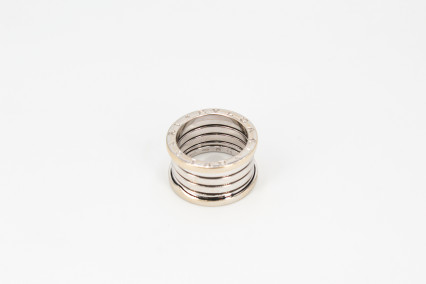 Anillo de oro blanco de 18k. de segunda mano. Joyería de ocasión | ROYALHYSTERIA