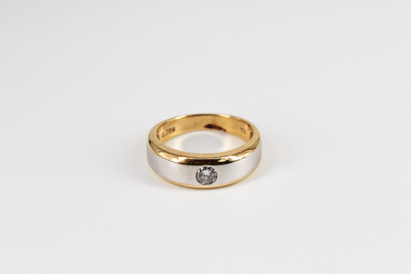 Solitario de oro combinado de 18k con diamantes. de segunda mano. Joyería de ocasión | ROYALHYSTERIA