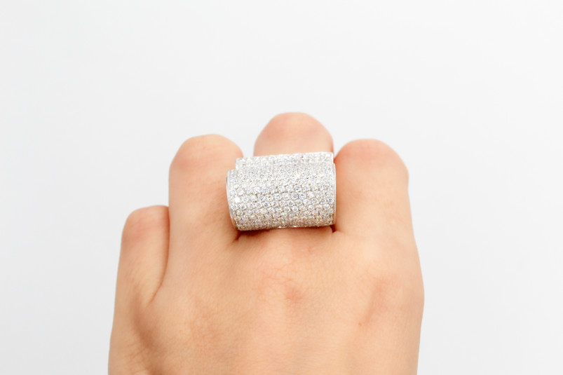 Colgante de oro blanco de 18k con diamantes. de segunda mano. Joyería de ocasión | ROYALHYSTERIA