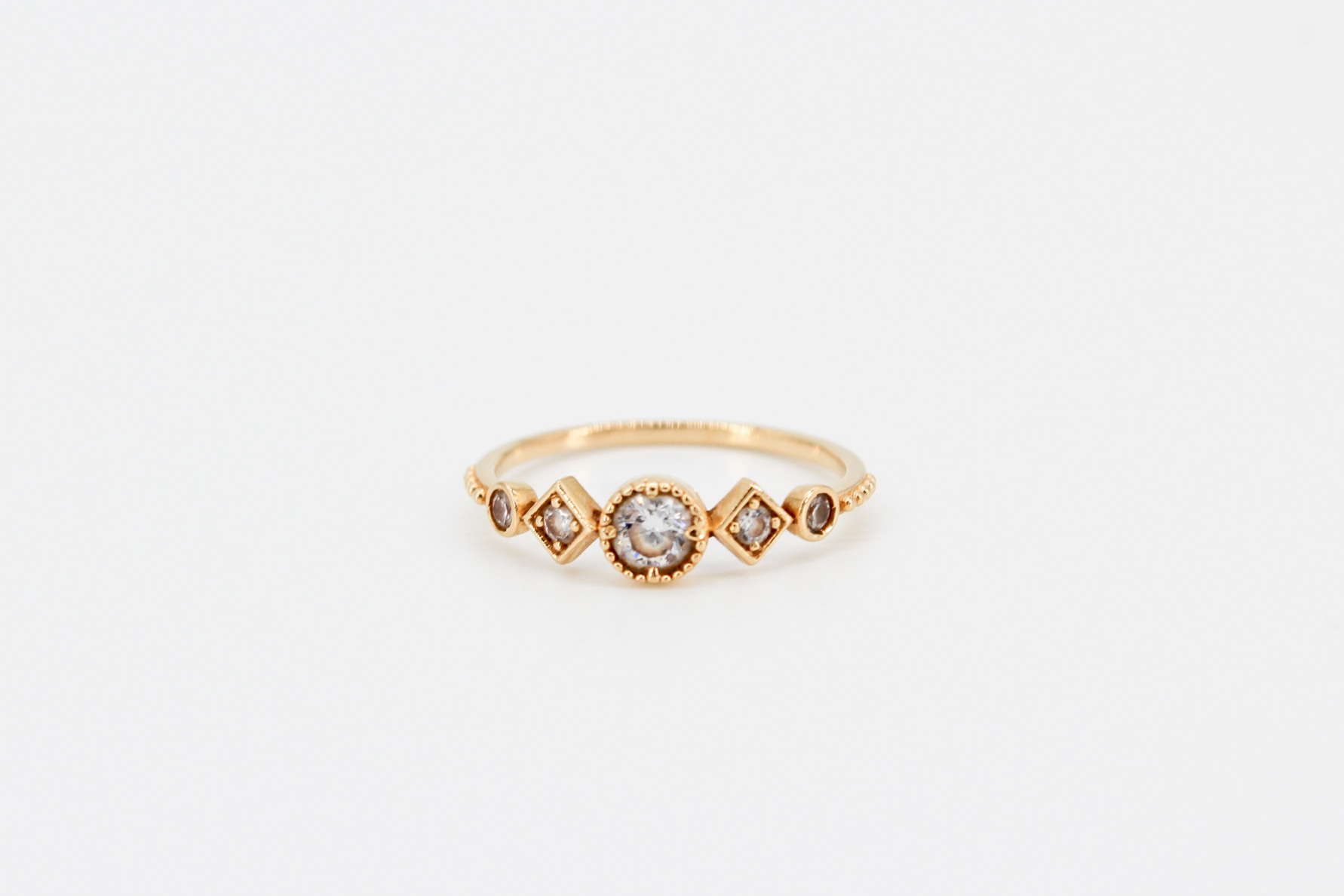 Anillo de oro de 18k. de segunda mano. Joyería de ocasión | ROYALHYSTERIA