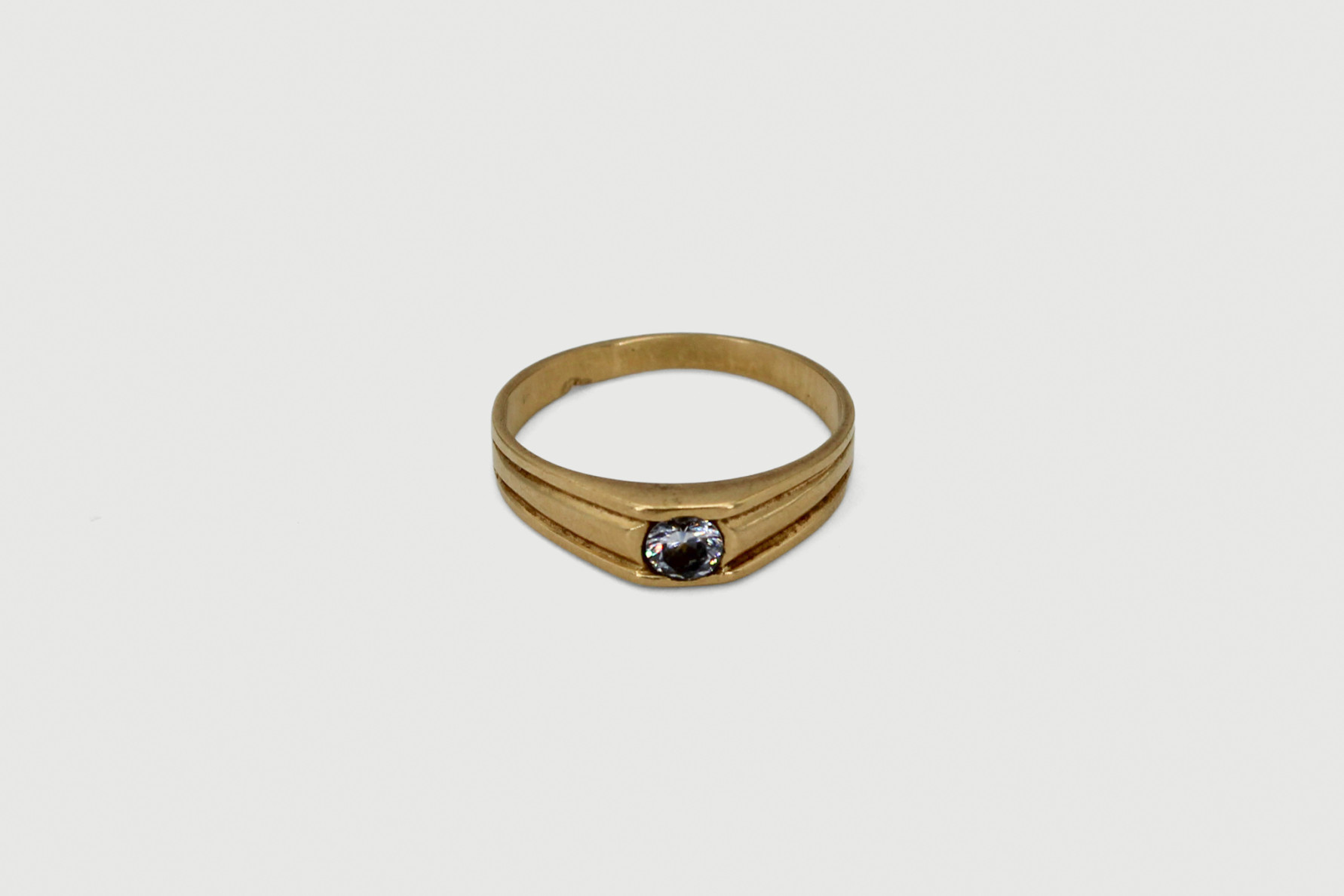 Solitario de oro de 18k. de segunda mano. Joyería de ocasión | ROYALHYSTERIA