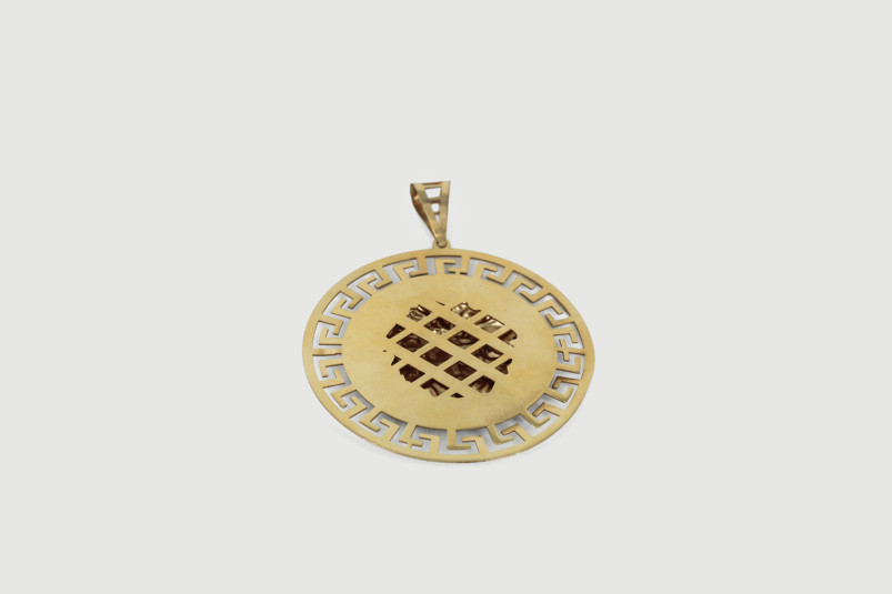 Colgante de oro de 18k. de segunda mano. Joyería de ocasión | ROYALHYSTERIA