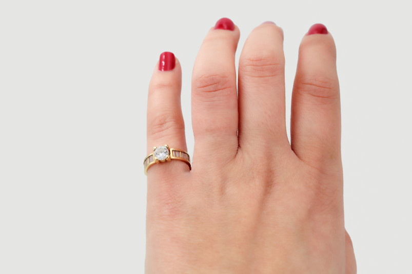 Anillo de oro de 18k. de segunda mano. Joyería de ocasión | ROYALHYSTERIA