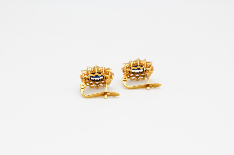 Pendiente de oro de 18k. de segunda mano. Joyería de ocasión | ROYALHYSTERIA