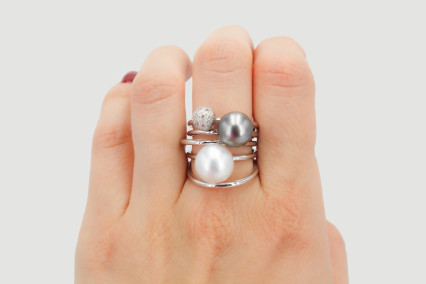 Anillo de oro blanco de 18k. de segunda mano. Joyería de ocasión | ROYALHYSTERIA