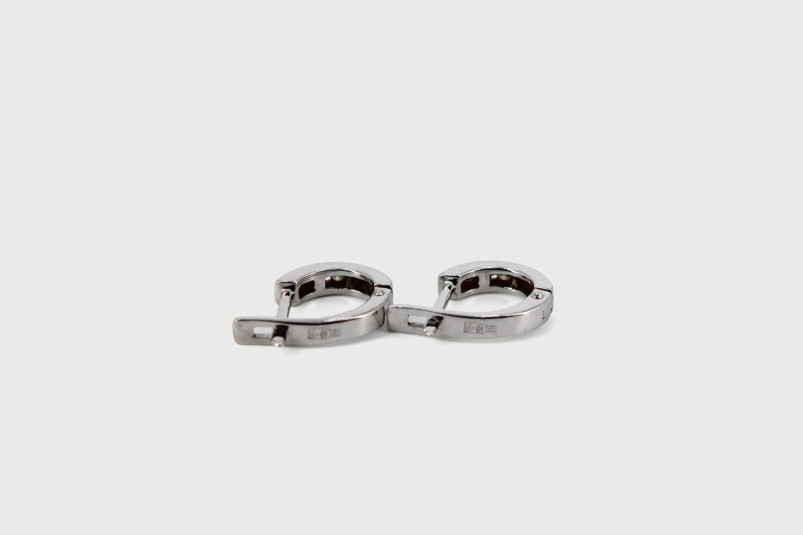 Pendiente de oro blanco de 14k. de segunda mano. Joyería de ocasión | ROYALHYSTERIA
