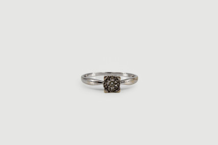 Anillo de oro blanco de 18k con diamantes. de segunda mano. Joyería de ocasión | ROYALHYSTERIA