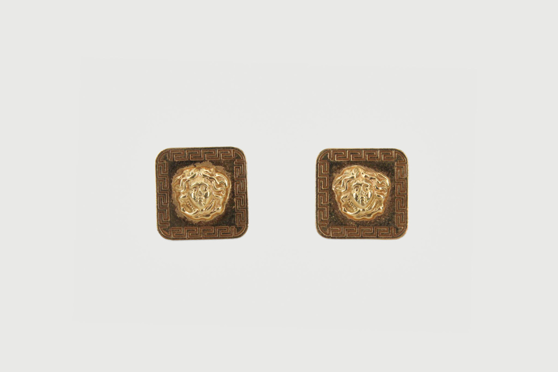 Pendiente de oro de 18k. de segunda mano. Joyería de ocasión | ROYALHYSTERIA