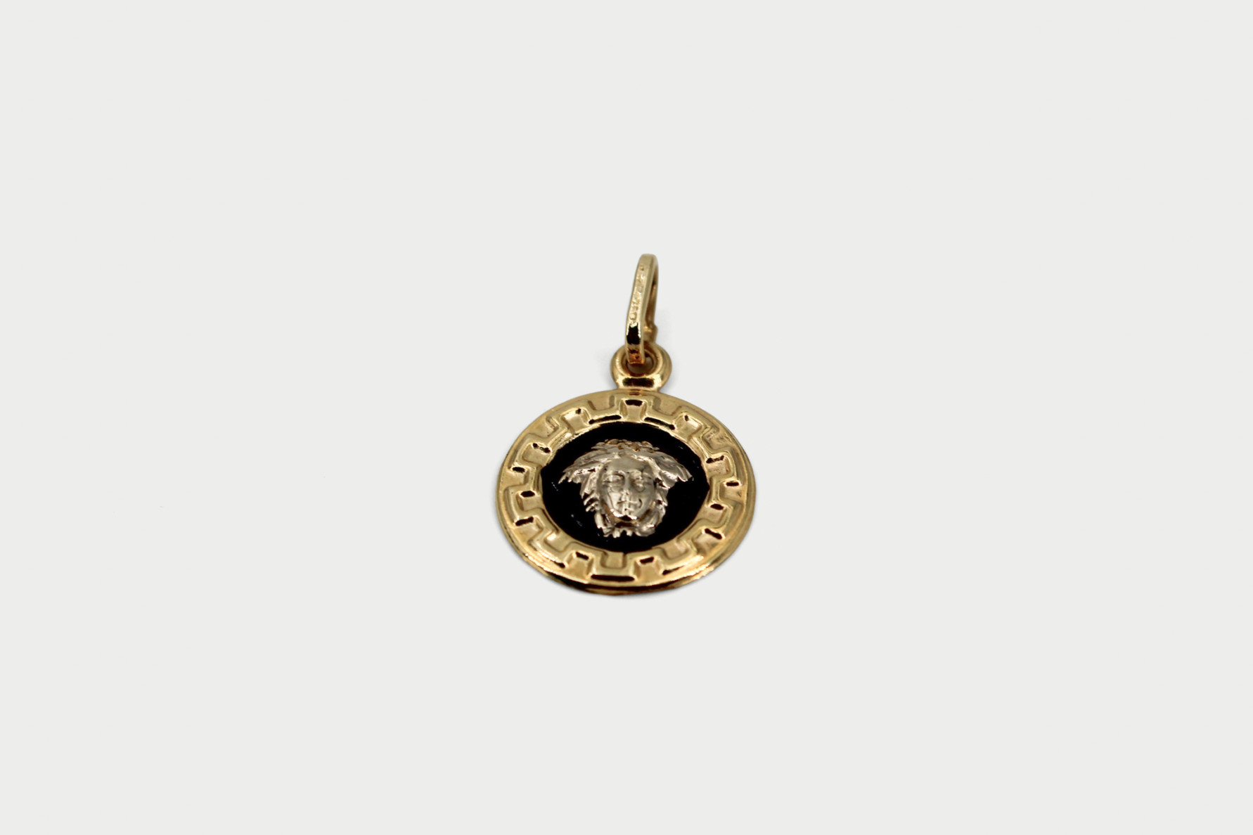 Colgante de oro de 18k. de segunda mano. Joyería de ocasión | ROYALHYSTERIA