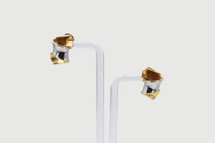 Pendiente de oro combinado de 18k. de segunda mano. Joyería de ocasión | ROYALHYSTERIA