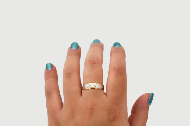 Alianza de oro combinado de 18k. de segunda mano. Joyería de ocasión | ROYALHYSTERIA