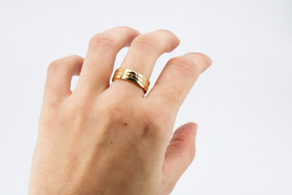 Anillo de oro de 18k. de segunda mano. Joyería de ocasión | ROYALHYSTERIA