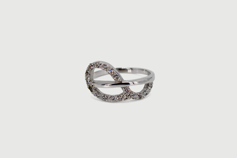 Anillo de oro blanco de 18k. de segunda mano. Joyería de ocasión | ROYALHYSTERIA