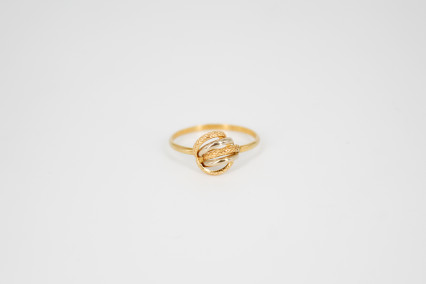 Anillo de oro combinado de 18k. de segunda mano. Joyería de ocasión | ROYALHYSTERIA