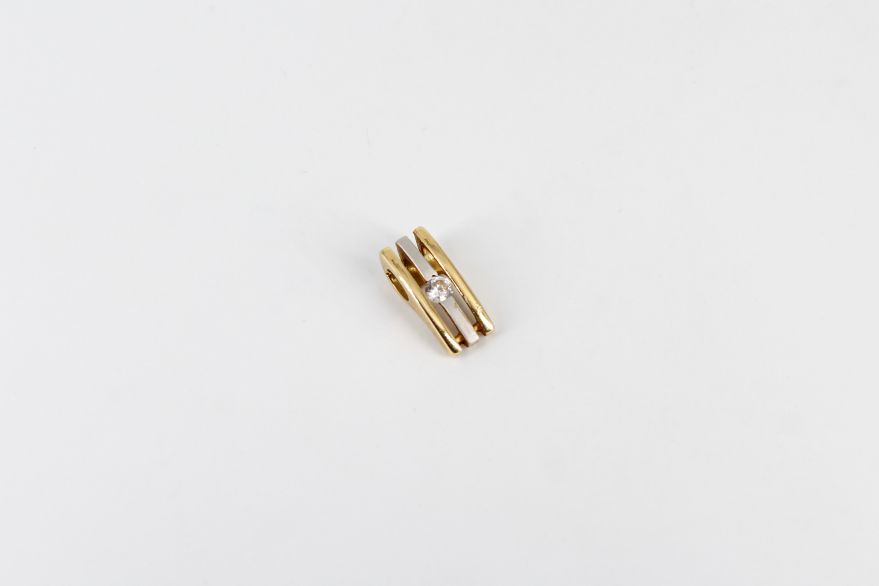 Colgante de oro combinado de 18k. de segunda mano. Joyería de ocasión | ROYALHYSTERIA