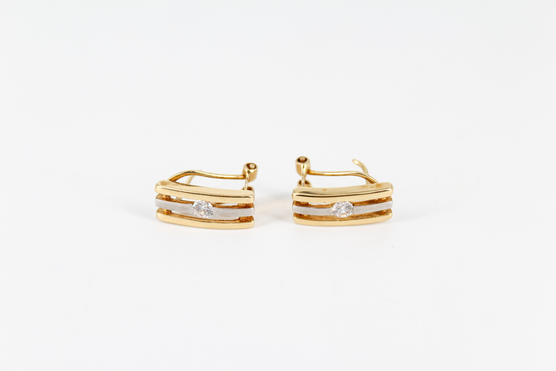 Pendiente de oro combinado de 18k. de segunda mano. Joyería de ocasión | ROYALHYSTERIA