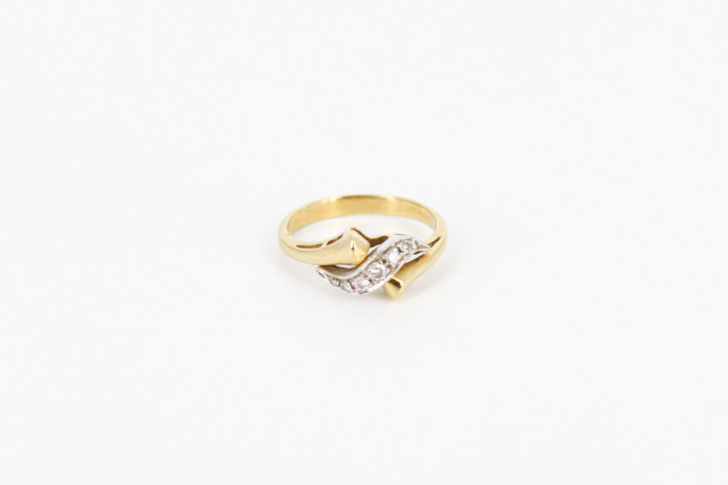Anillo de oro de 18k con diamantes. de segunda mano. Joyería de ocasión | ROYALHYSTERIA