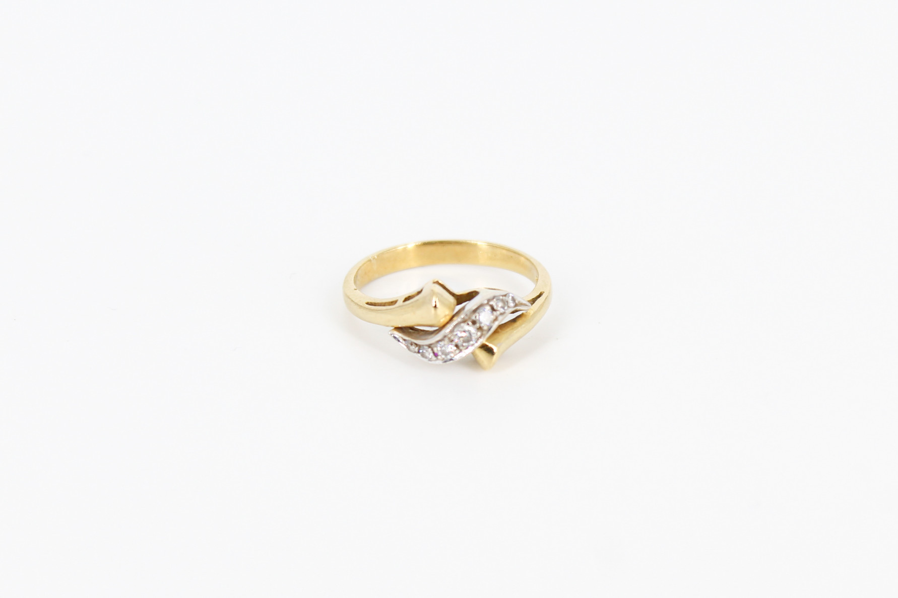 Anillo de oro de 18k con diamantes. de segunda mano. Joyería de ocasión | ROYALHYSTERIA