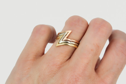 Anillo de oro combinado de 18k. de segunda mano. Joyería de ocasión | ROYALHYSTERIA