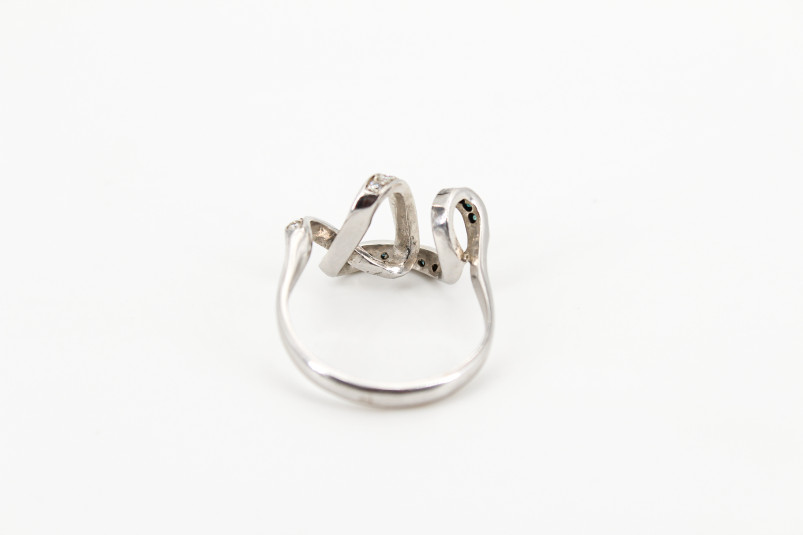 Anillo de oro blanco de 14k. de segunda mano. Joyería de ocasión | ROYALHYSTERIA