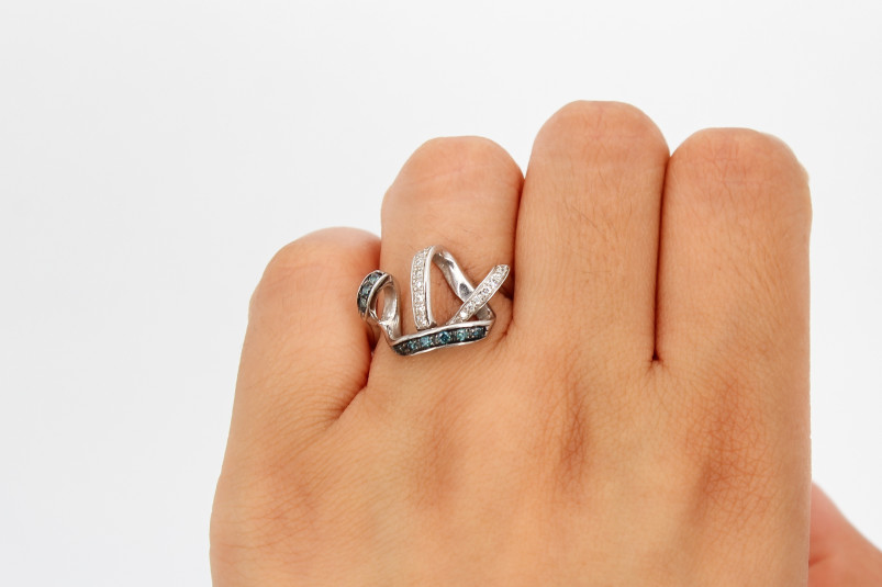 Anillo de oro blanco de 14k. de segunda mano. Joyería de ocasión | ROYALHYSTERIA