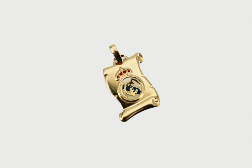 Colgante de oro de 18k. de segunda mano. Joyería de ocasión | ROYALHYSTERIA