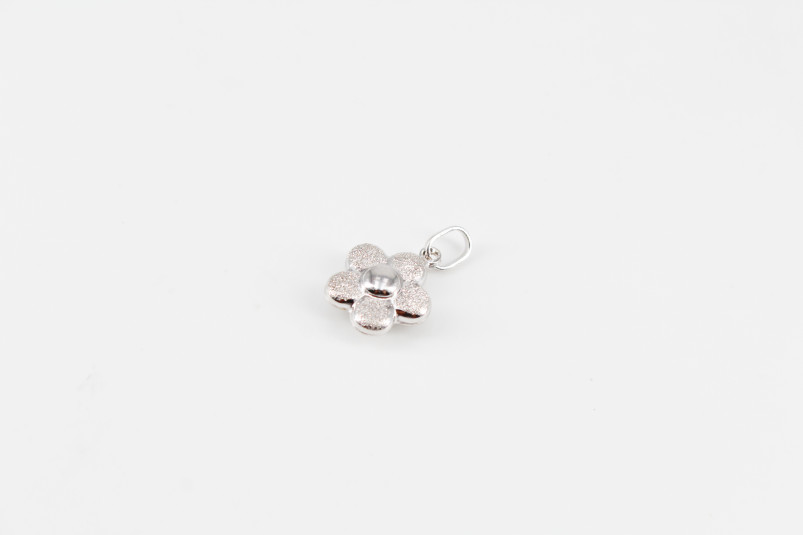 Colgante de oro blanco de 18k. de segunda mano. Joyería de ocasión | ROYALHYSTERIA