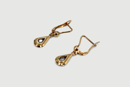 Pendiente de oro de 18k. de segunda mano. Joyería de ocasión | ROYALHYSTERIA