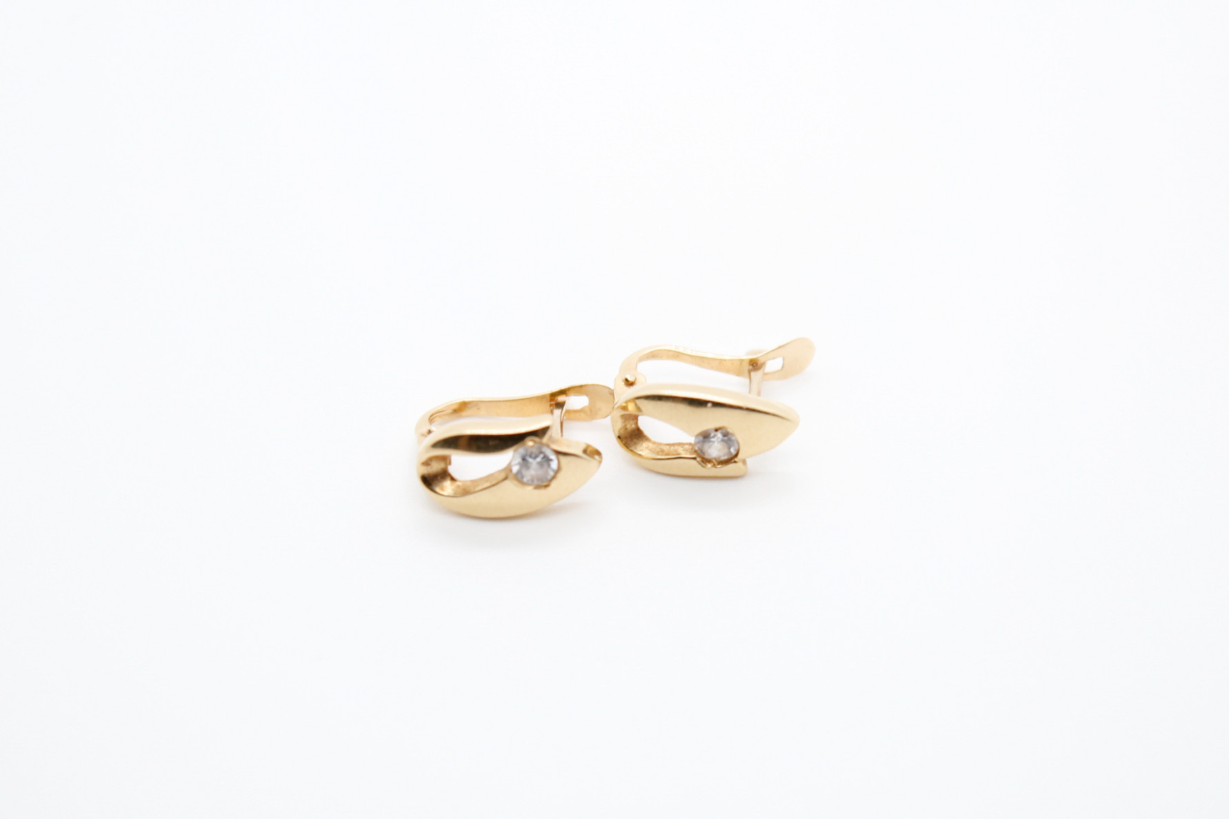 Pendiente de oro de 18k. de segunda mano. Joyería de ocasión | ROYALHYSTERIA