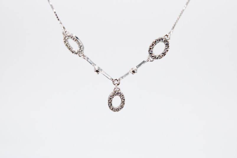 Collar de oro blanco de 18k. de segunda mano. Joyería de ocasión | ROYALHYSTERIA