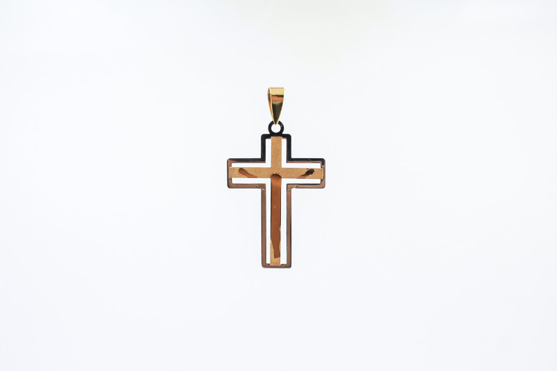 Cruz de oro combinado de 18k. de segunda mano. Joyería de ocasión | ROYALHYSTERIA