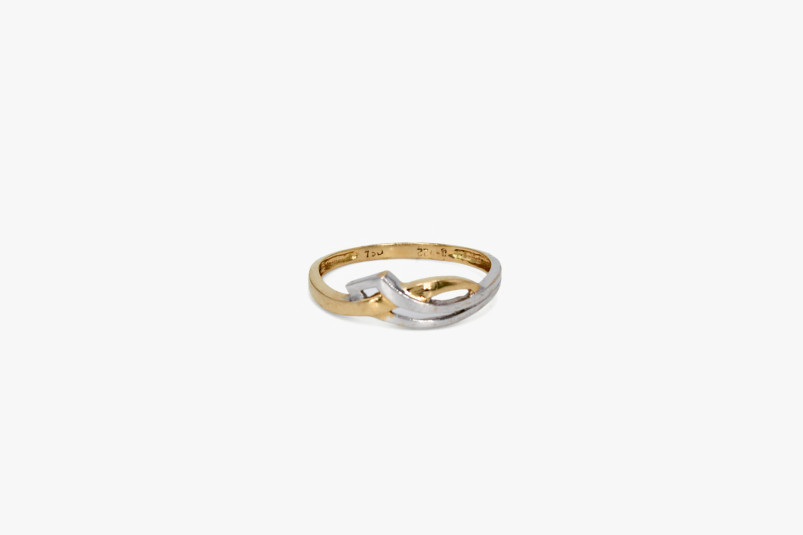 Anillo de oro combinado de 18k. de segunda mano. Joyería de ocasión | ROYALHYSTERIA