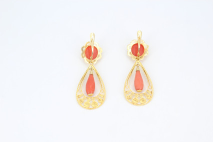 Pendiente de oro de 18k. de segunda mano. Joyería de ocasión | ROYALHYSTERIA