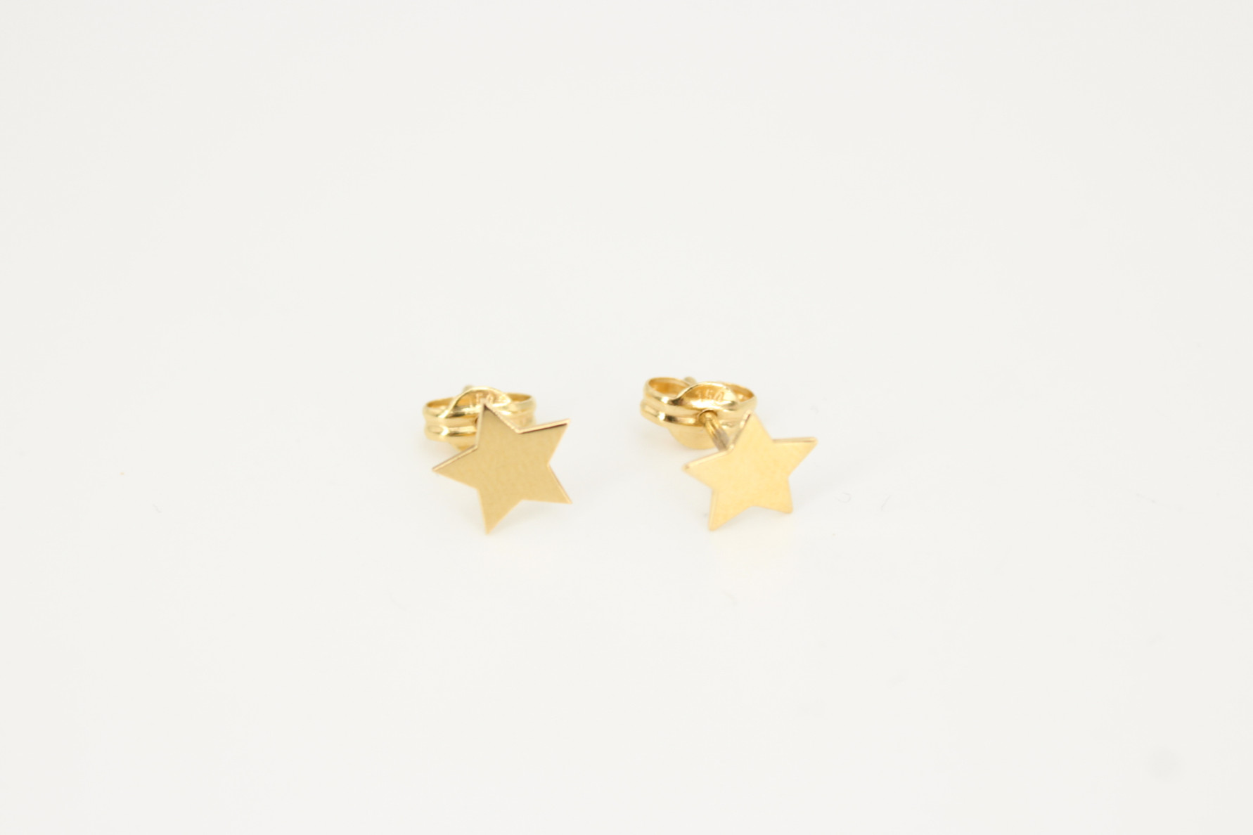 Pendiente de oro de 18k. de segunda mano. Joyería de ocasión | ROYALHYSTERIA