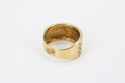 Anillo de oro de 18k. de segunda mano. Joyería de ocasión | ROYALHYSTERIA