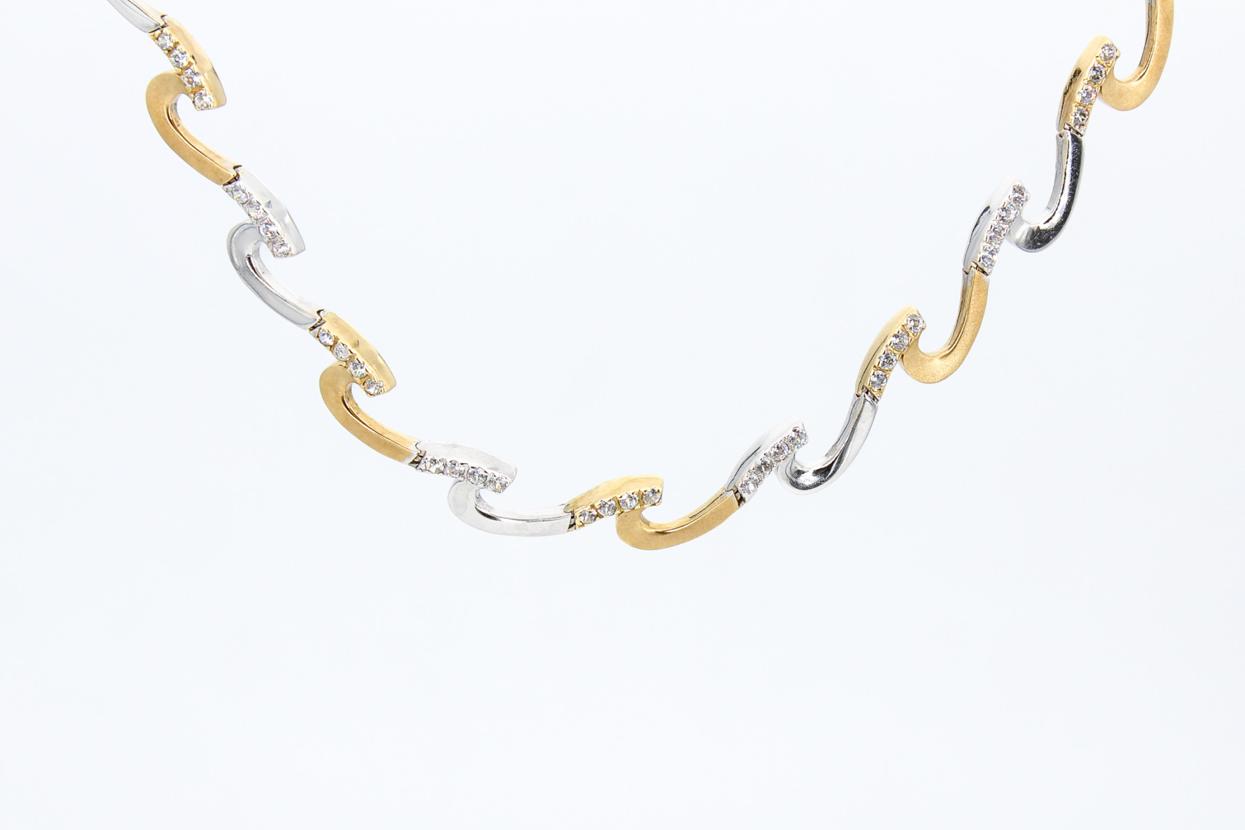 Gargantilla de oro combinado de 18k. de segunda mano. Joyería de ocasión | ROYALHYSTERIA