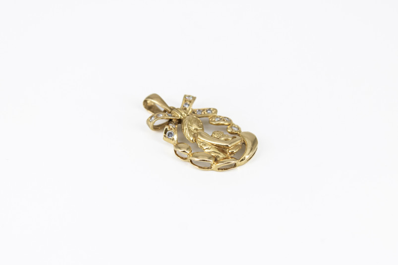 Colgante de oro de 18k. de segunda mano. Joyería de ocasión | ROYALHYSTERIA