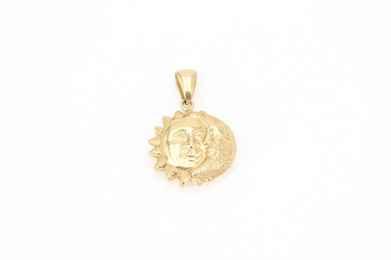 Colgante de oro de 18k. de segunda mano. Joyería de ocasión | ROYALHYSTERIA