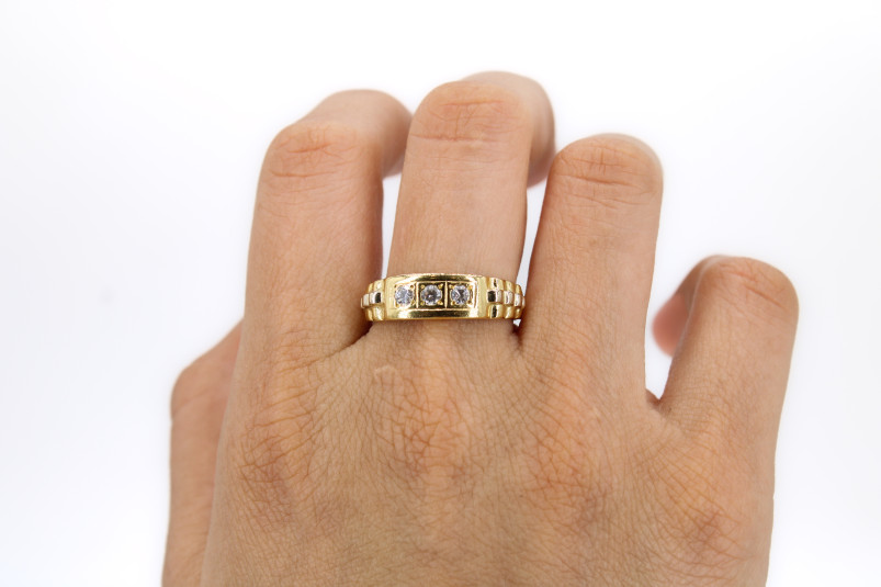 Anillo de oro de 18k. de segunda mano. Joyería de ocasión | ROYALHYSTERIA
