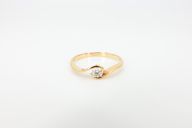 Solitario de oro de 18k. de segunda mano. Joyería de ocasión | ROYALHYSTERIA