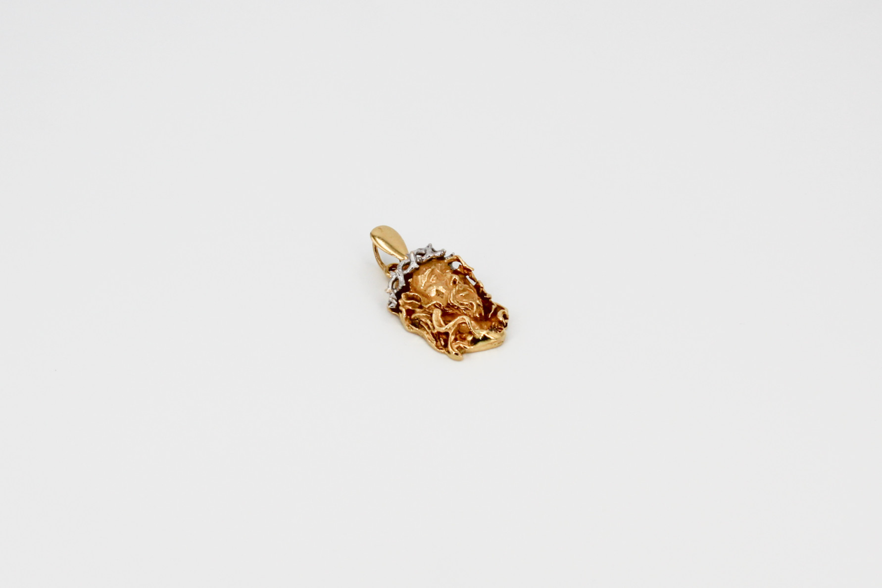 Colgante de oro de 18k. de segunda mano. Joyería de ocasión | ROYALHYSTERIA