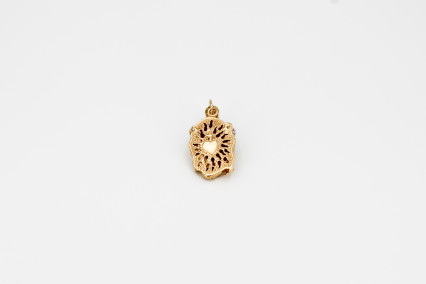 Colgante de oro de 18k. de segunda mano. Joyería de ocasión | ROYALHYSTERIA