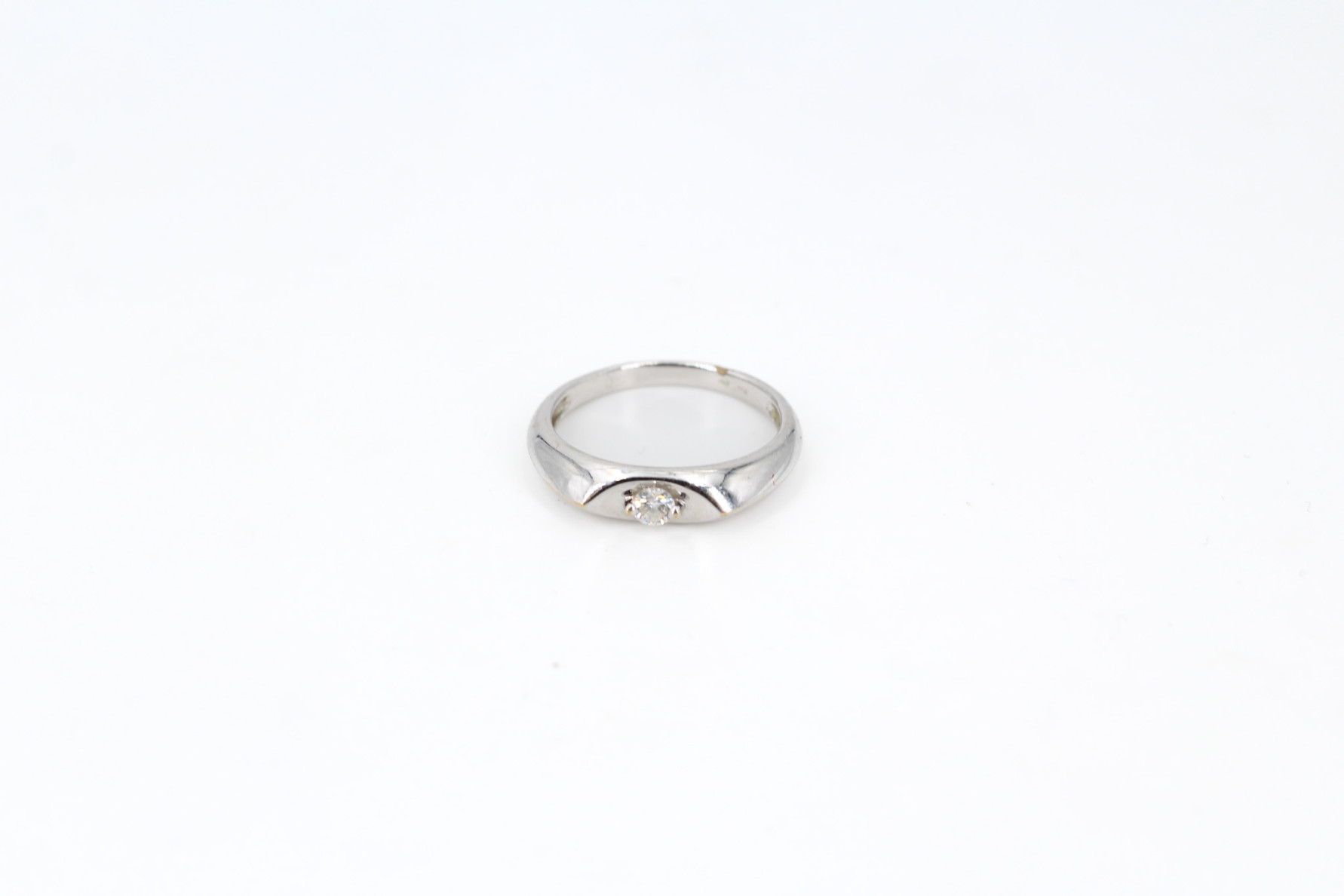 Solitario de oro blanco de 18k. de segunda mano. Joyería de ocasión | ROYALHYSTERIA