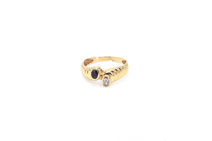 Anillo de oro de 18k. de segunda mano. Joyería de ocasión | ROYALHYSTERIA