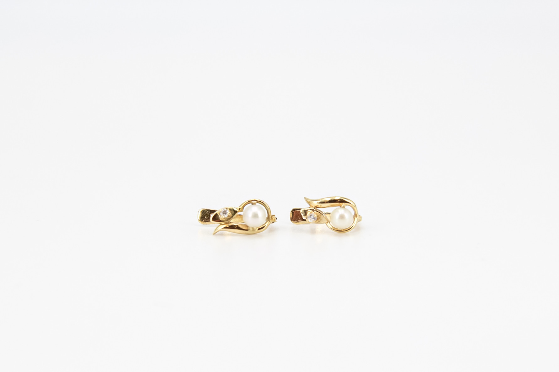 Pendiente de oro de 18k. de segunda mano. Joyería de ocasión | ROYALHYSTERIA